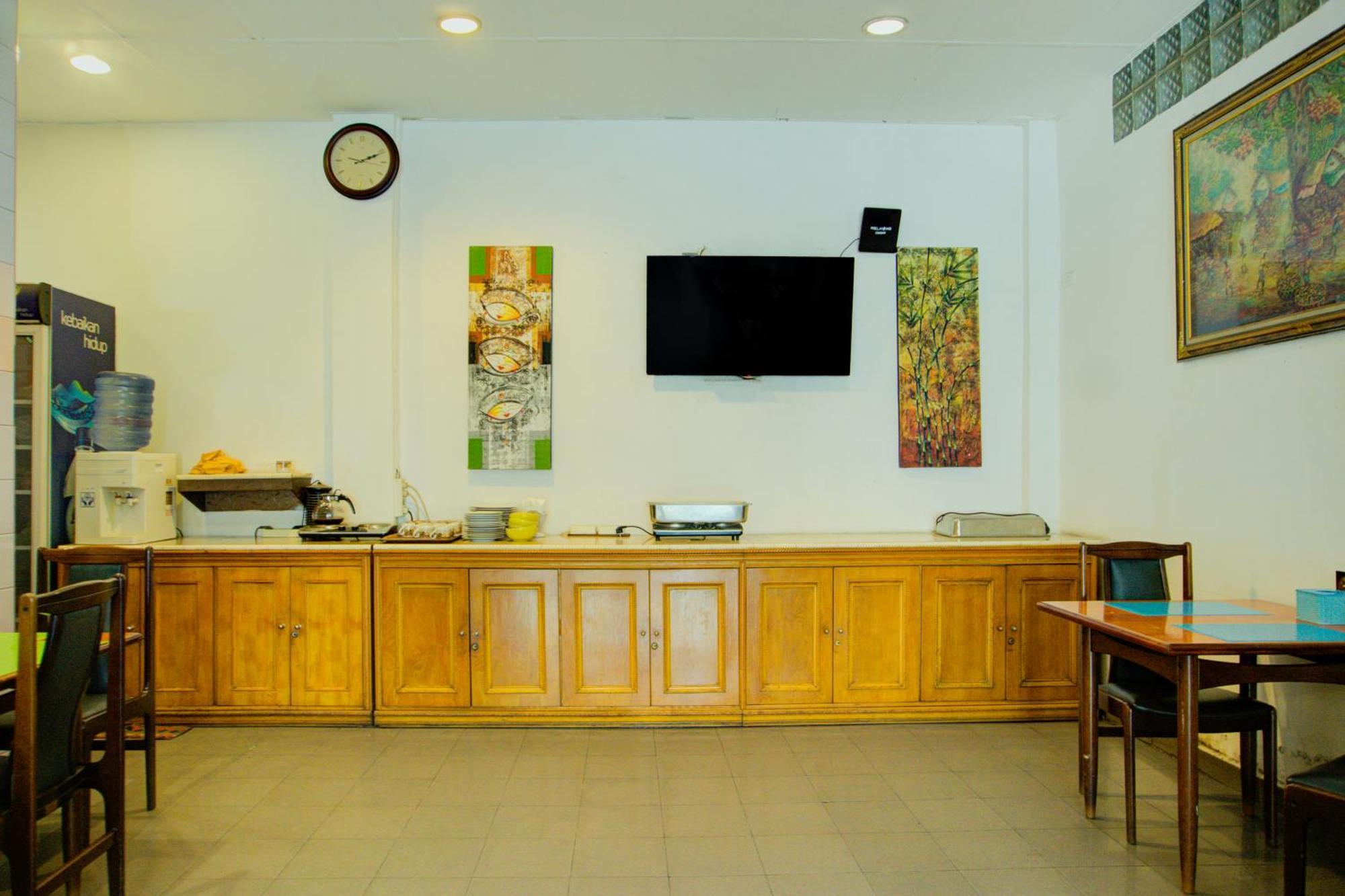 Townhouse Oak Palembang Near Jembatan Ampera Formerly Azzura Hotel Экстерьер фото