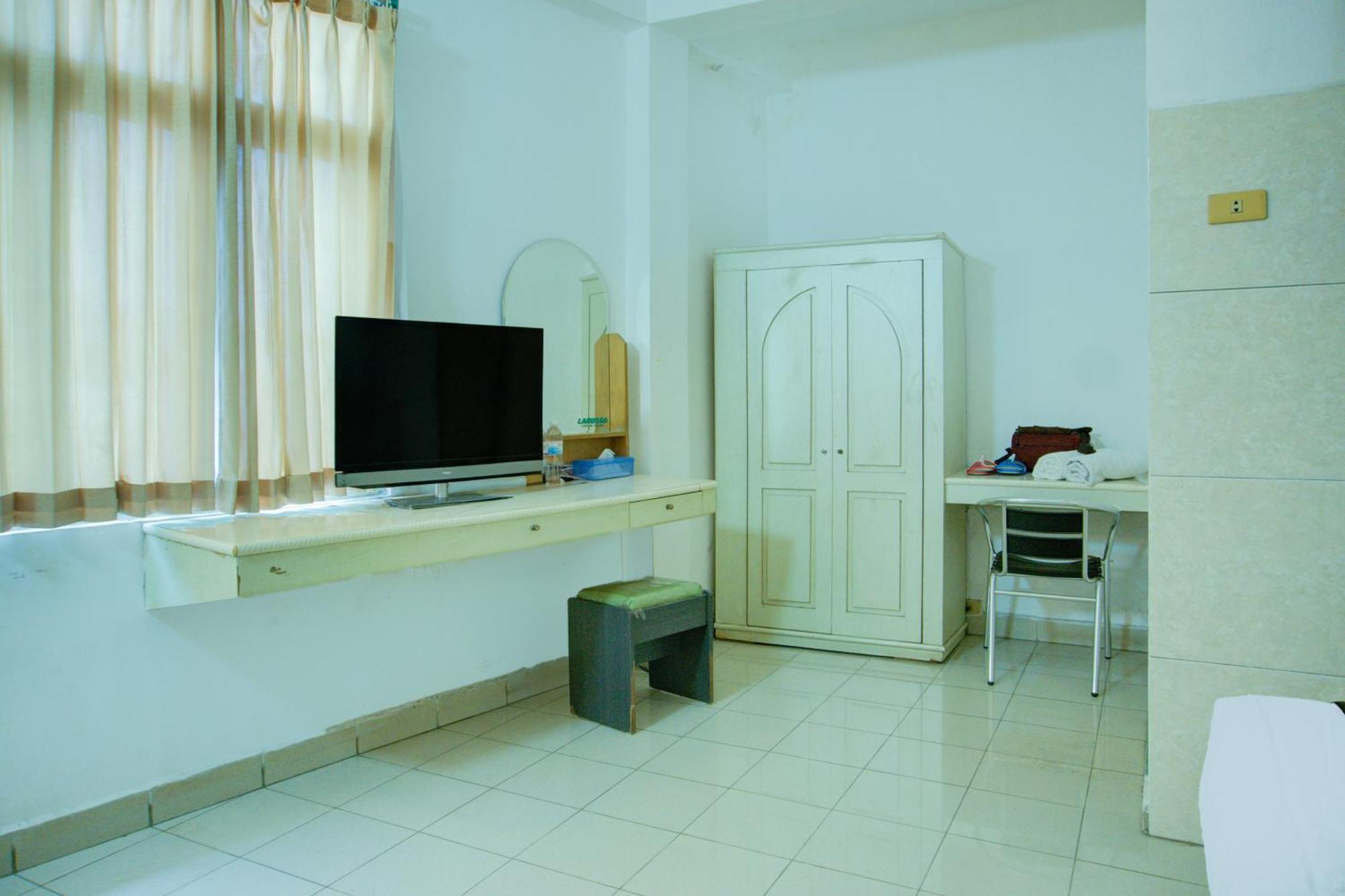 Townhouse Oak Palembang Near Jembatan Ampera Formerly Azzura Hotel Экстерьер фото
