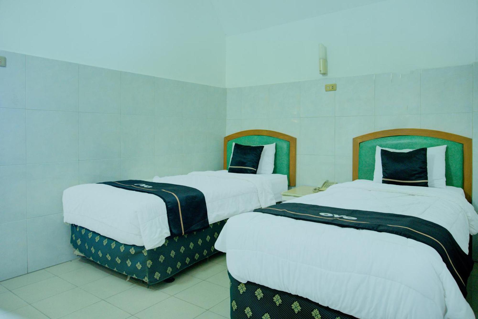 Townhouse Oak Palembang Near Jembatan Ampera Formerly Azzura Hotel Экстерьер фото
