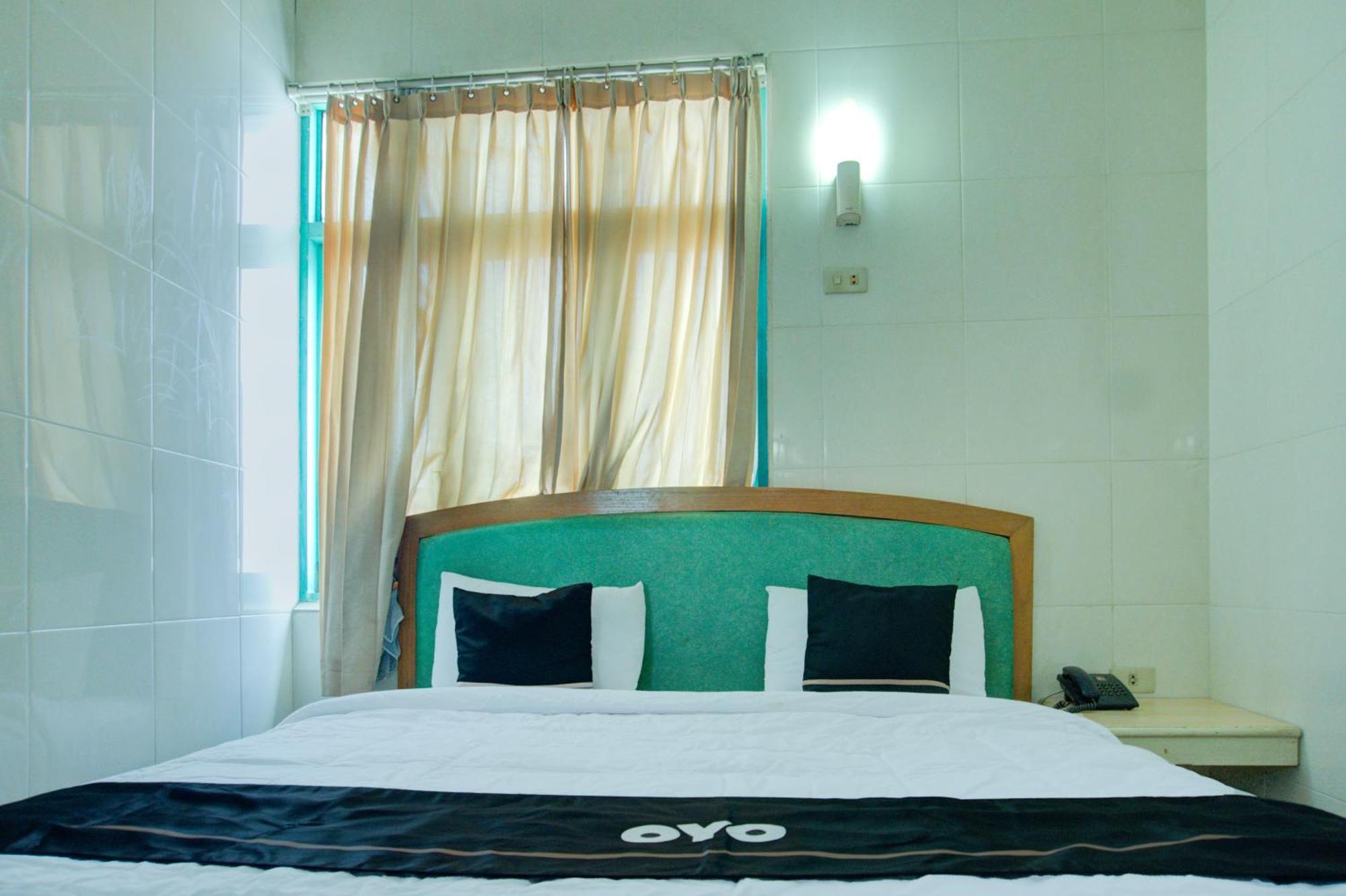 Townhouse Oak Palembang Near Jembatan Ampera Formerly Azzura Hotel Экстерьер фото