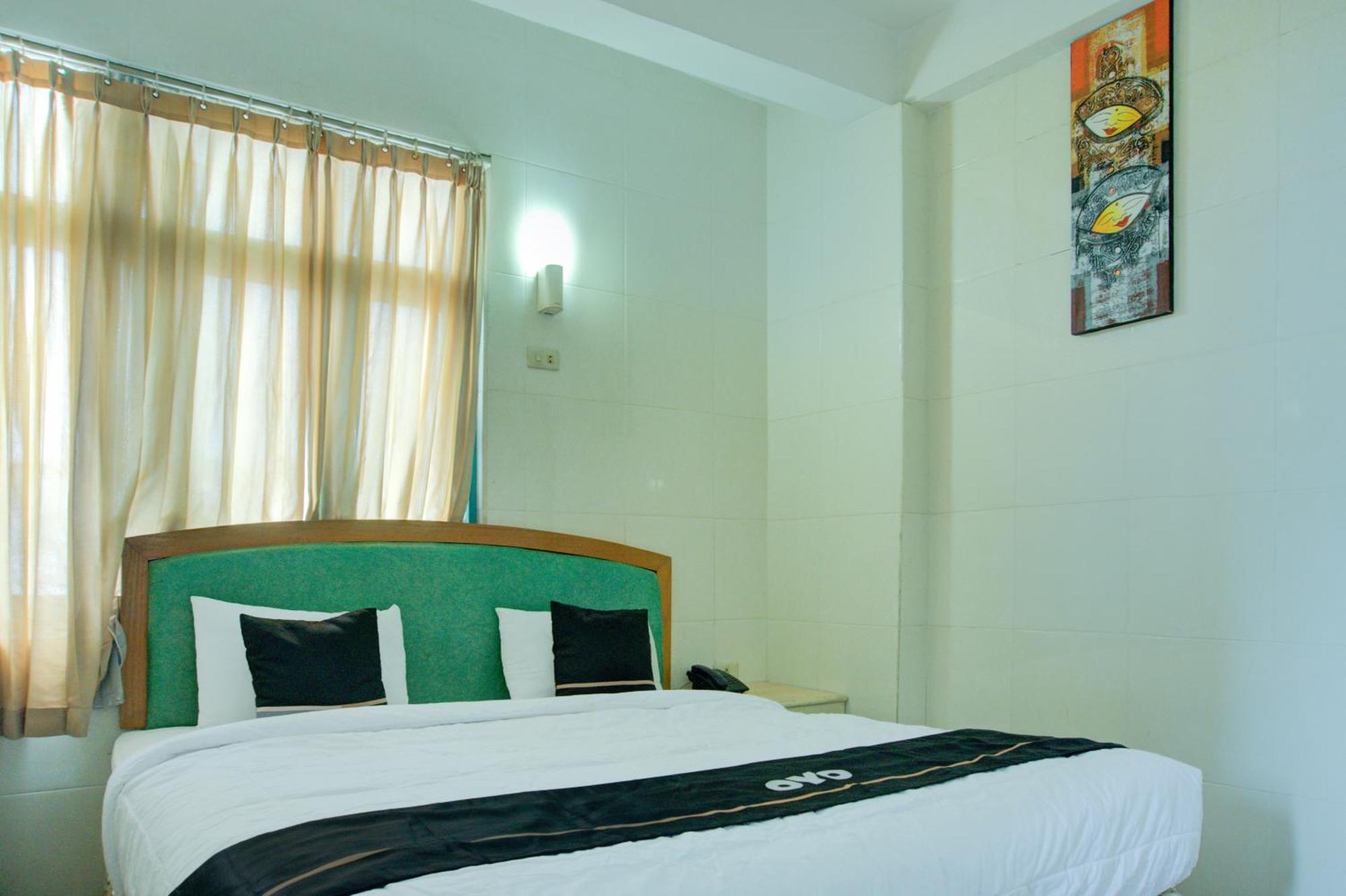 Townhouse Oak Palembang Near Jembatan Ampera Formerly Azzura Hotel Экстерьер фото