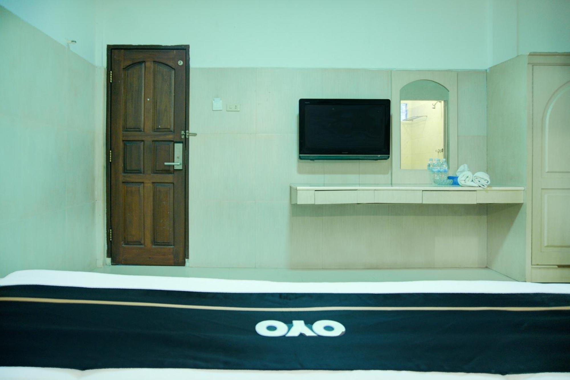 Townhouse Oak Palembang Near Jembatan Ampera Formerly Azzura Hotel Экстерьер фото